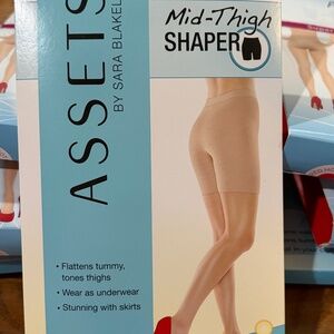 ASSETS by Sara Blakely Mid-Thigh Shaper - Nude